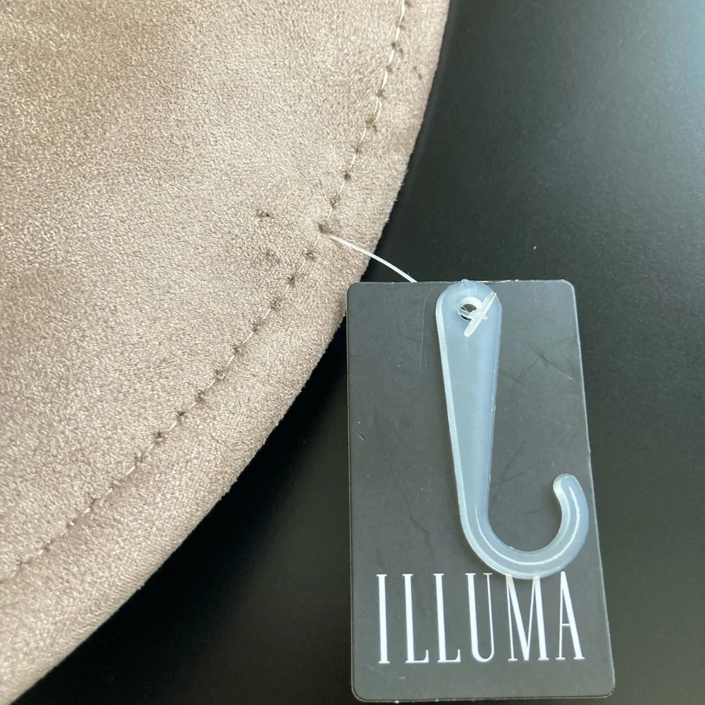 Illuma Taupe Faux Suede Western Cowboy Hat Silver Concho Band NWT